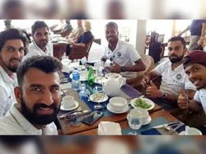 tea-time-in-test-cricket1761870025-0-600x450