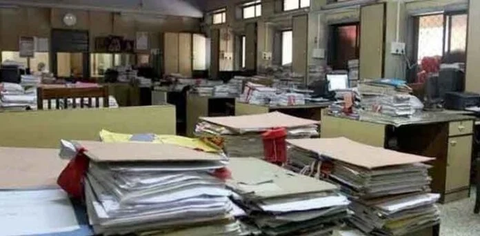 office-holidays-696x342