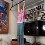 90 سالہ معمر خاتون نے تقریباً 3 منٹ تک لٹک کر نیا ریکارڈ قائم کردیا